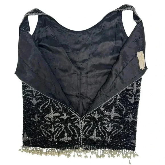 Hand Full Fashioned Gorgeous Silver & Black Hand Beaded Wool Tank Zip Up Back
M - Picture 3 of 16